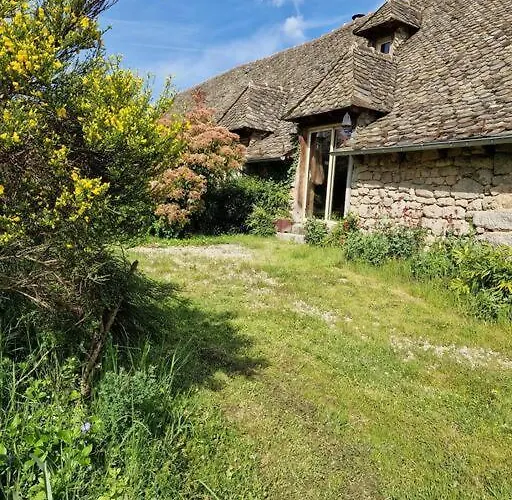 Le Puy D'aubrac Hébergement de vacances Campouriez