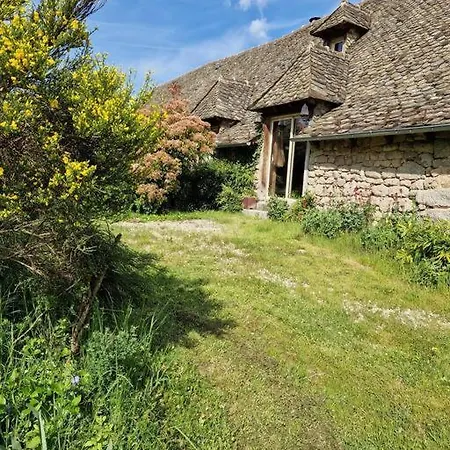 Le Puy D'aubrac 度假居 Campouriez